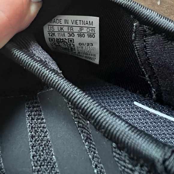 Toddles Adidas Shoes - Picture 2 of 6